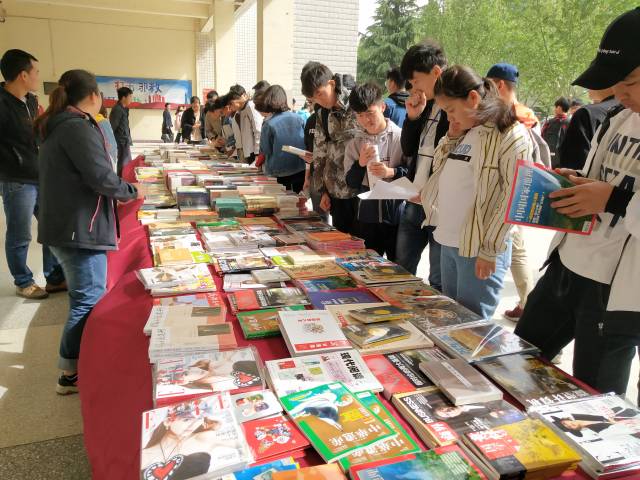 投稿发表论文指南:精选轨道交通类期刊杂志《铁道车辆》、《高速铁路技术》