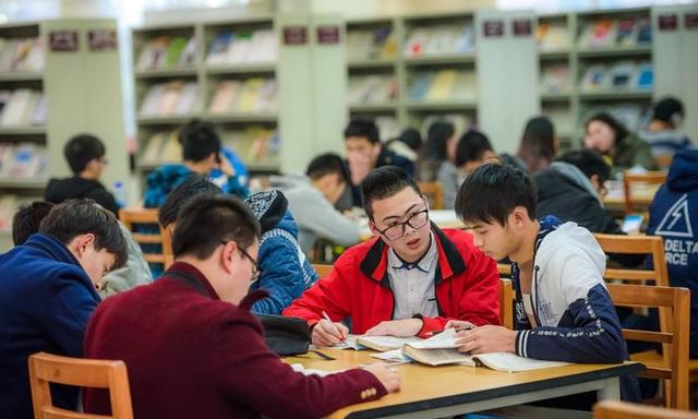 语文专业学术期刊杂志与语文老师评职称论文:投稿、发表与成长的桥梁