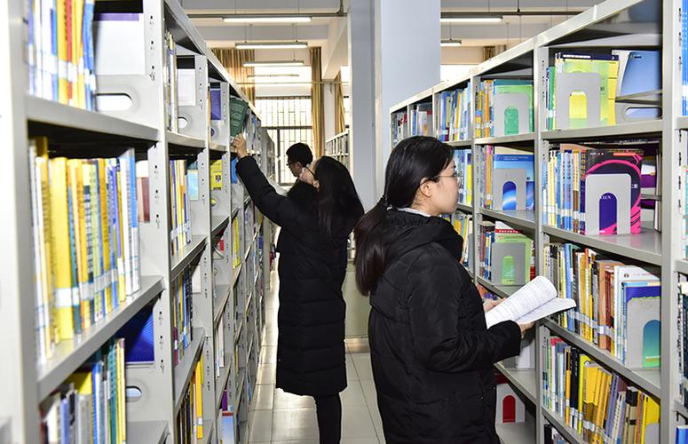 新闻传播传媒学术论文发表攻略:精选新闻专业期刊杂志征稿与高效投稿策略