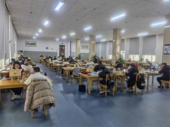 商务英语教育教学晋升阶梯：职称评审专著与教材署名出版指南