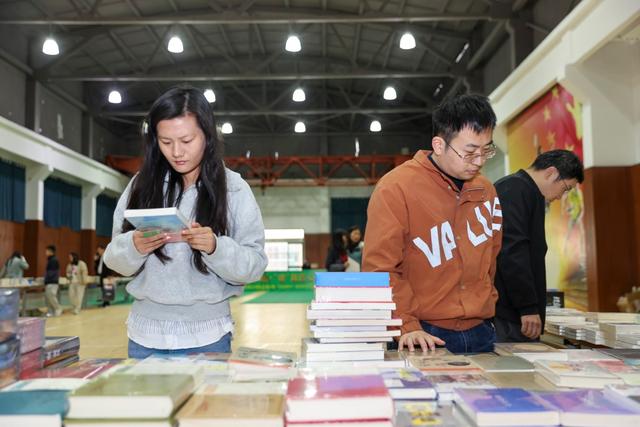 商业文案品牌策划计划书专题：撰写新闻稿要注意什么？