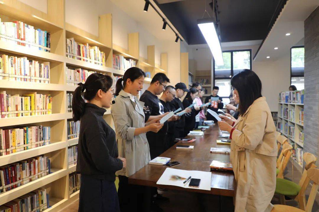产业经济财政税务金融工商《财经论丛》期刊